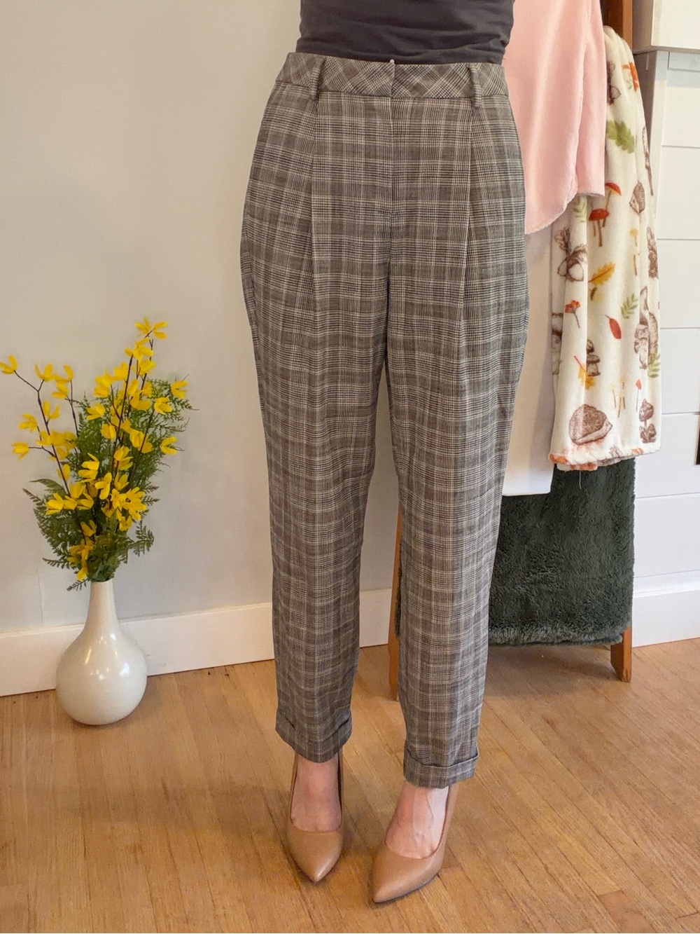 RW&CO Pleated Plaid Ankle Pants Size 6 Like New